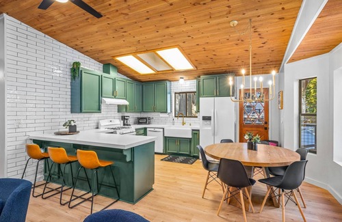 Cold Springs Cabin | New- Modern Retreat- 4 miles to Pinecrest Lake! EV Charger!