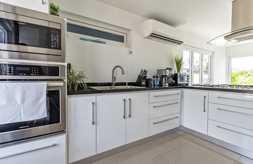Oranjestad Villa | New-Modern Villa, 10 Minute Drive to Beaches