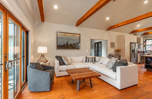 Sky Valley House | New! Morning Light: Lake Area, Dogs Welcome, Hot Tub, Fireplace!