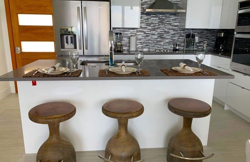 Northwest Point Condo | New One-Bedroom Penthouse Oceanfront Condo