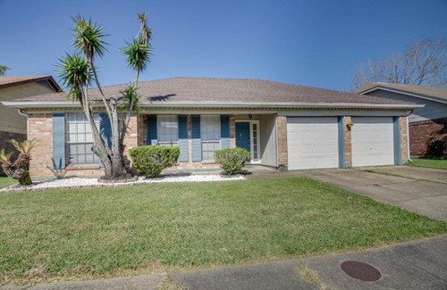 Old Aurora House | New Orleans Home with Backyard Near French Quarter