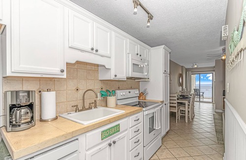 Crescent Beach Condo | 🌊 New Owner Special 🌊 Cozy Oceanfront 💙 2 Bed 2 Bath Condo Suite 💙 4th Floor