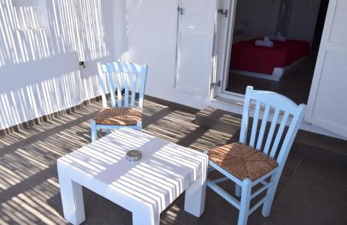 Glastros Apartment | New Paradise