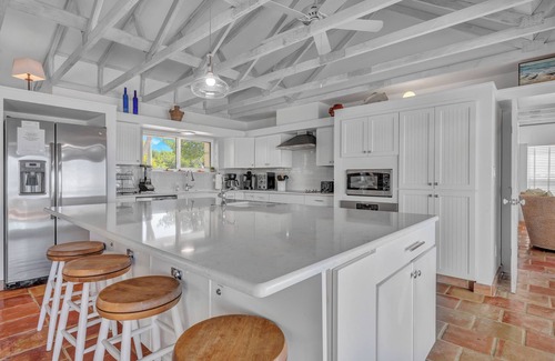 Farara Shores House | *NEW!*Paradise Point~VIEWS!~Open Water~Dock~Pool!