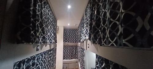 Jogeshwari East Hotel | New Passenger Dormitory