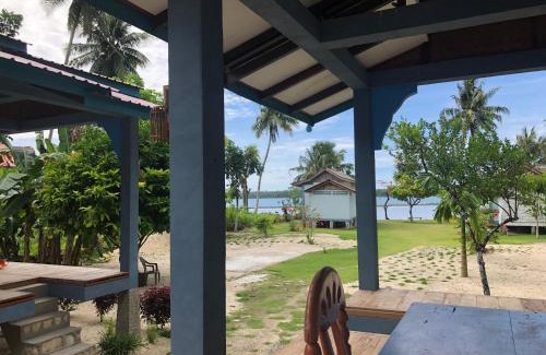 Nias Bed & Breakfast | New Raya - Nias Beach Bungalows
