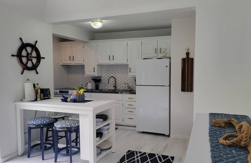 St. George's Condo | New! Rennovated 1-bedroom condo. Walk to beach & waterfront restaurants.