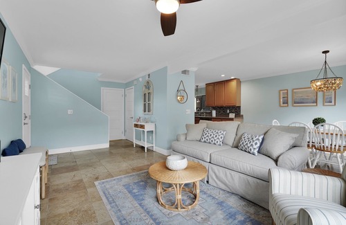 Jacksonville House | New rental house less than 2 blocks from the beach!