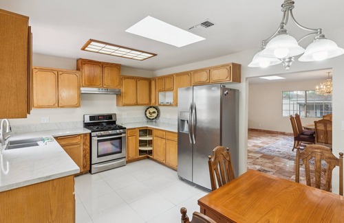 Los Feliz House | NEW! Russell House Near Hollywood & Griffith Park
