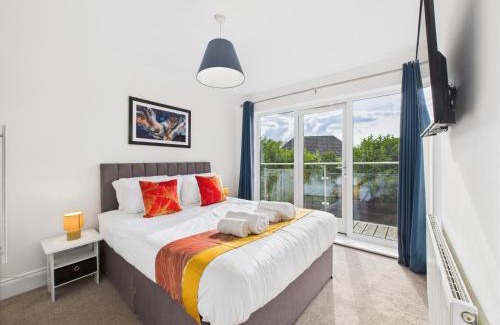Wychbold House | NEW Saxon Way by Signature Stays - Worcestershire