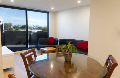 Northcote Apartment | New Spacious 2 Bedroom With Gorgeous City Views