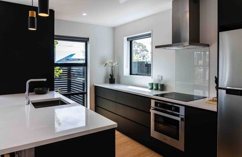 Edgeware House | New State Of The Art Sunny Warm free Park