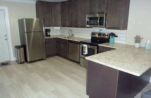 Melbourne Apartment | New Studio Apartment.Free internet.Privacy, Close to the Mall.
