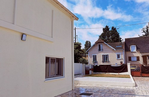 Villemomble Apartment | New studio with AC/free charging parking(NO.5)