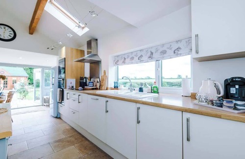 Wollerton Cottage | NEW! Stunning Cottage, Ideal for Families & Groups