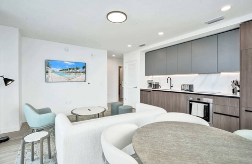 North Beach Condo | NEW: Stylish 2BR/2BA in the Heart of Miami Beach