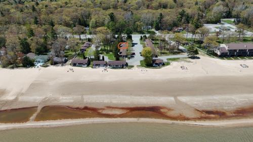 Oscoda House | New! Surfside 13 - Cute Lakefront Condo!