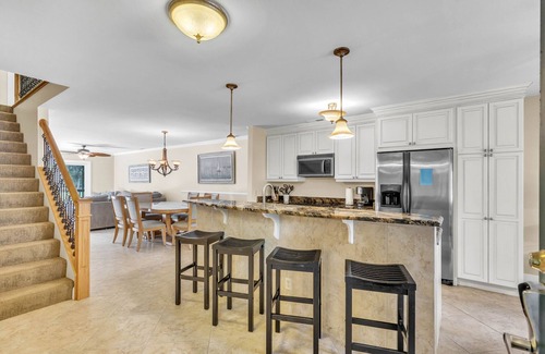 Shipyard Plantation Condo | NEW! Tee & Sea Retreat: Luxe Shipyard Villa Near Beach