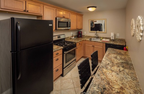 Galena Apartment | New Three Bedroom Apartment with Hot Tub