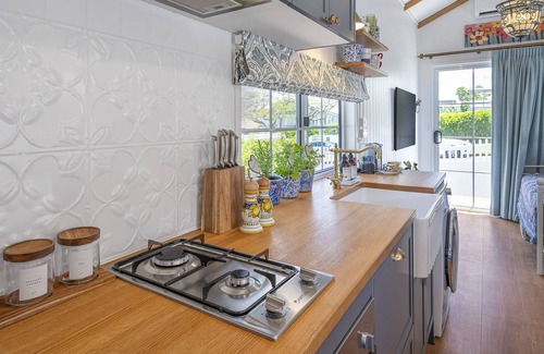 Camp Hill Cottage | New Tiny House