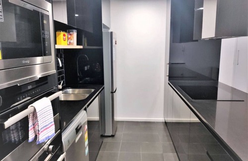 Belconnen Apartment | New to VRBO: Luxurious Apt with Serene Lake Views
