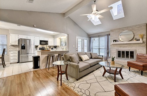 North Richland Hills House | New to Vrbo Pool, Game room w/arcades, Hot tub, Outdoor living, BBQ, firepit