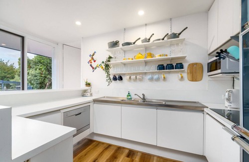 Hawker House | NEW TO VRBO: Stylish 3BR in Hawker - Colorful and Renovated