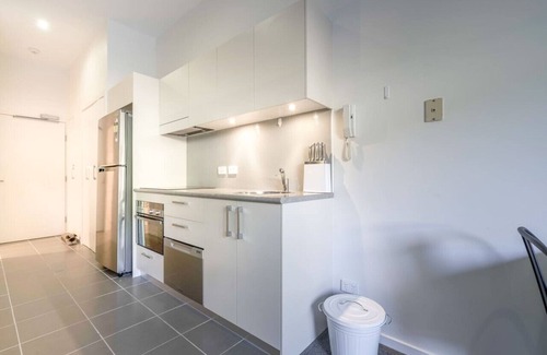 Bruce Apartment | New to VRBO: Stylish studio Apt near AIS and GIO Stadium