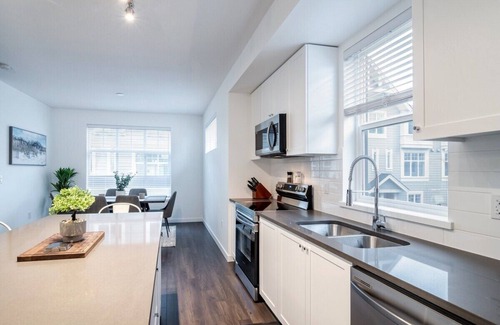Fleetwood House | New Townhouse W/4 beds/4 bath