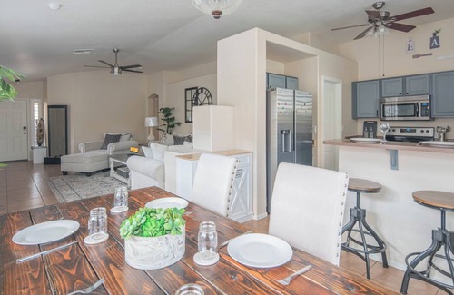 Rogers Ranch House | New Vacation Home | Location | Views | Pool Games