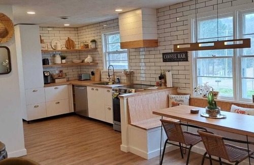 Hermann Other | NEW! Villa Bella Elegant Hermann Farmhouse with Wine Bar, Fire Pit &Trolley Ride