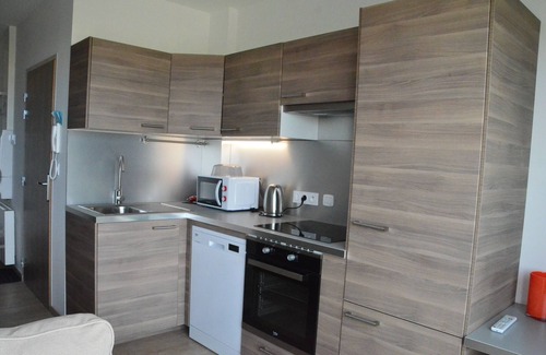 Plomodiern Apartment | New waterfront rental with sea view