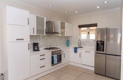 Kamay Villa | NEW! Welcome to Villa Albisa! 2 min from the beach!
