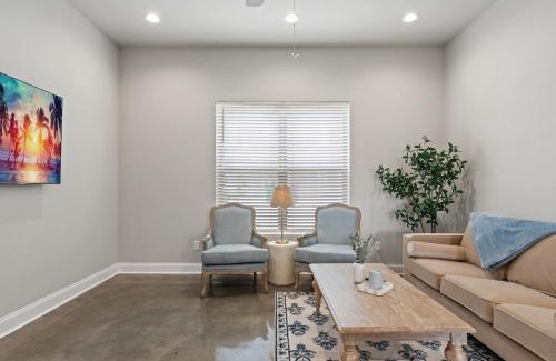 Youngsville Apartment | NEW Youngsville Escape KING Beds Cajun Luxury WiFi