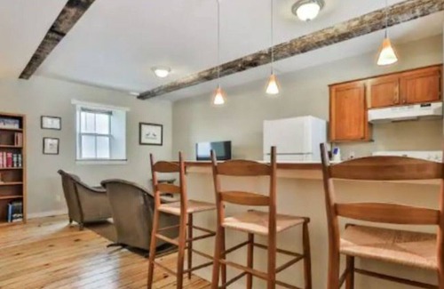Newburyport Apartment | Newburyport Classic Brick Two Story Apartment