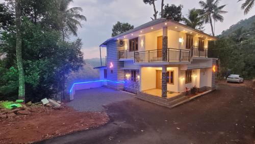 Todupulai House | NewCastle Holidays Resorts-Entire Property 5 Bedrooms-Great Mountain & River View-Between Munnar & Idukki with Kitchen