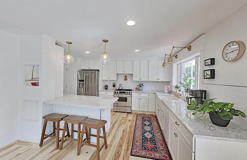 Newcastle House | Newcastle Lake House