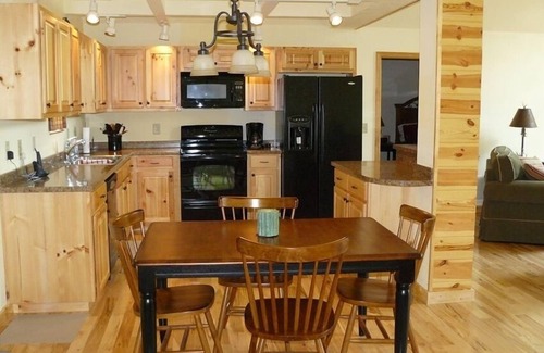 Young Harris Cabin | Newer Cabin with Mountain Views, Near Lakes, Golf