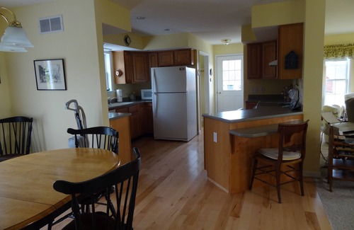 Oneonta House | Newer Country Home In Scenic Setting Close to Dreams Park and All Star Village.