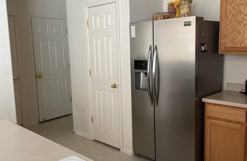 Aurora House | Newer Single family home, close to DIA, Denver VA and Anschutz