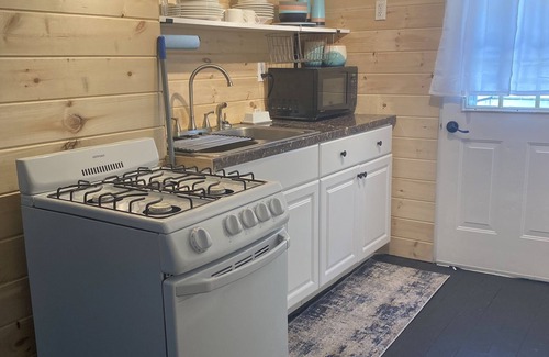 Bristol Cottage | Newfound Lake Cozy Cottage