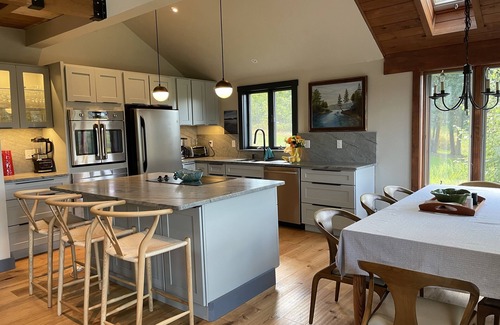 Hebron House | Newfound Lake Stunning Views - Air Conditioned