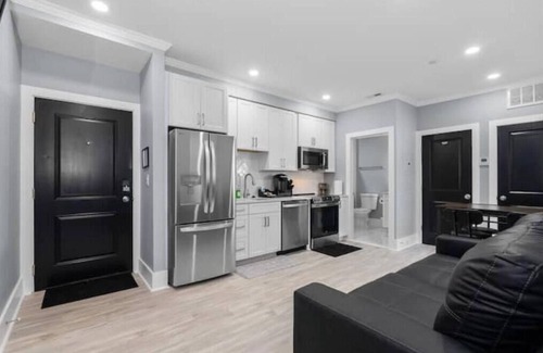 Kingman Park Apartment | NewLuxCondo 2bed+Laundry+Parking