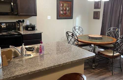 Murchison House | Newly built home . Minutes from Canton !