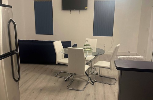 Golden Glades House | Newly Built House In The HEART OF MIAMI! FREE PARKING, POOL, WIFI, A/C & SAFE.