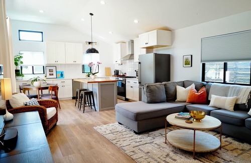 Mira Mesa House | Newly Built, Modern Guest House