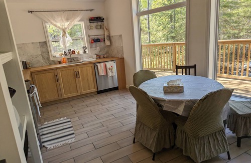 Hecla-Grindstone Provincial Park Cottage | Newly built, quiet family friendly cottage 2 min walk to Lake Wpg close to Hecla