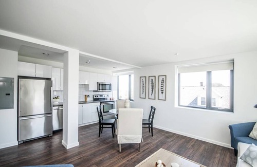 Hyde Square Apartment | Newly furnished 1 bed, steps to Boston's restaurants, museums, hospitals, Fenway