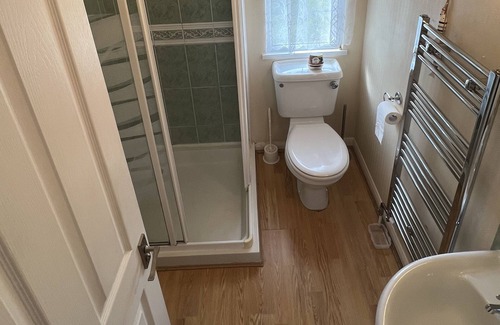 Aldborough Cabin | NEWLY listed! Lodge by the sea with outdoor pool and clubhouse! Close to Cromer!