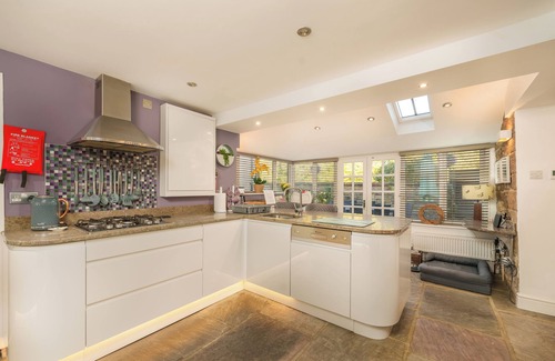 Matlock House | Newly refurbished luxury 5 bed riverside house with hot tub and annexe.